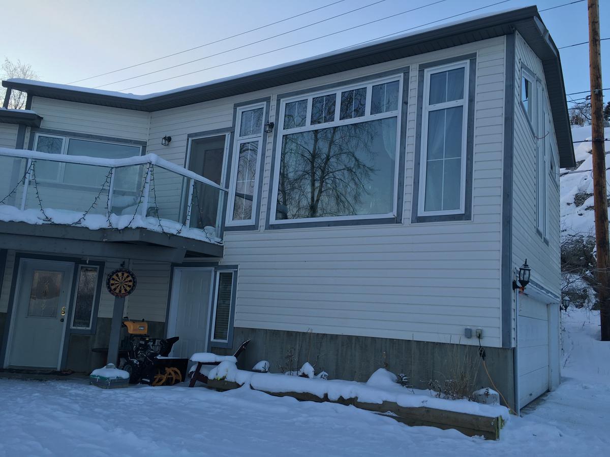 Mabuhay Lakeside Manor Bed and Breakfast Yellowknife Eksteriør billede