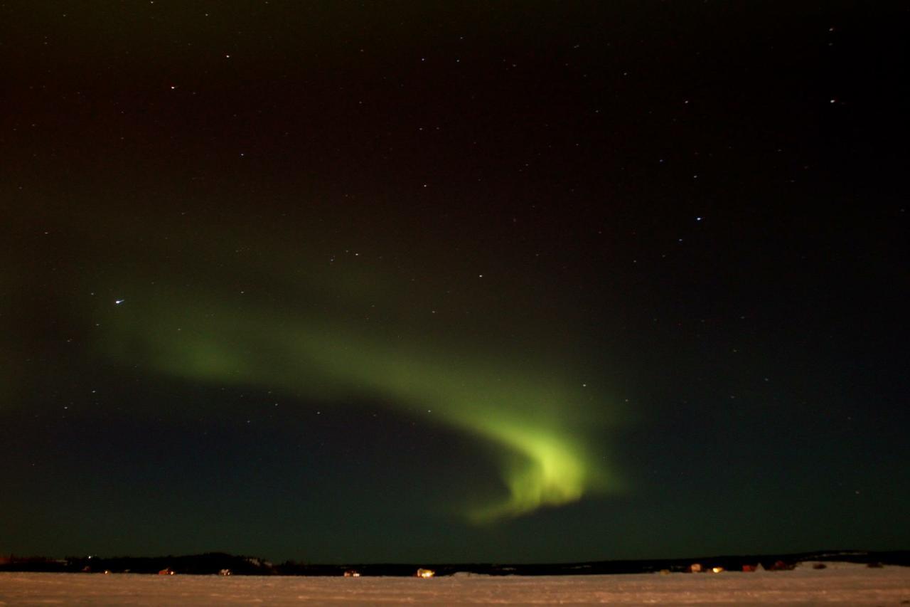 Mabuhay Lakeside Manor Bed and Breakfast Yellowknife Eksteriør billede