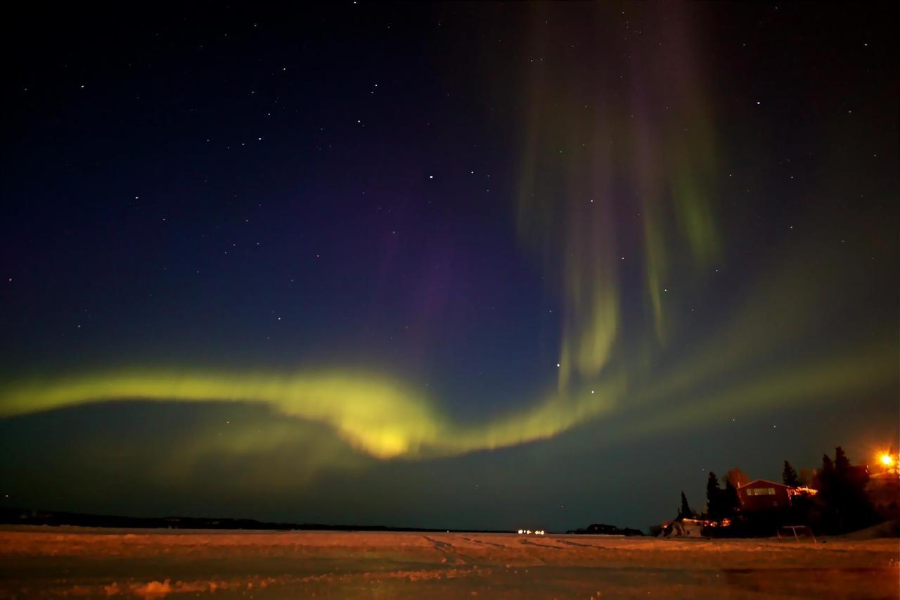 Mabuhay Lakeside Manor Bed and Breakfast Yellowknife Eksteriør billede