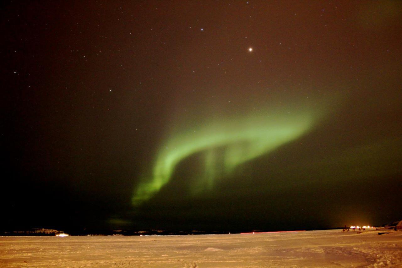 Mabuhay Lakeside Manor Bed and Breakfast Yellowknife Eksteriør billede