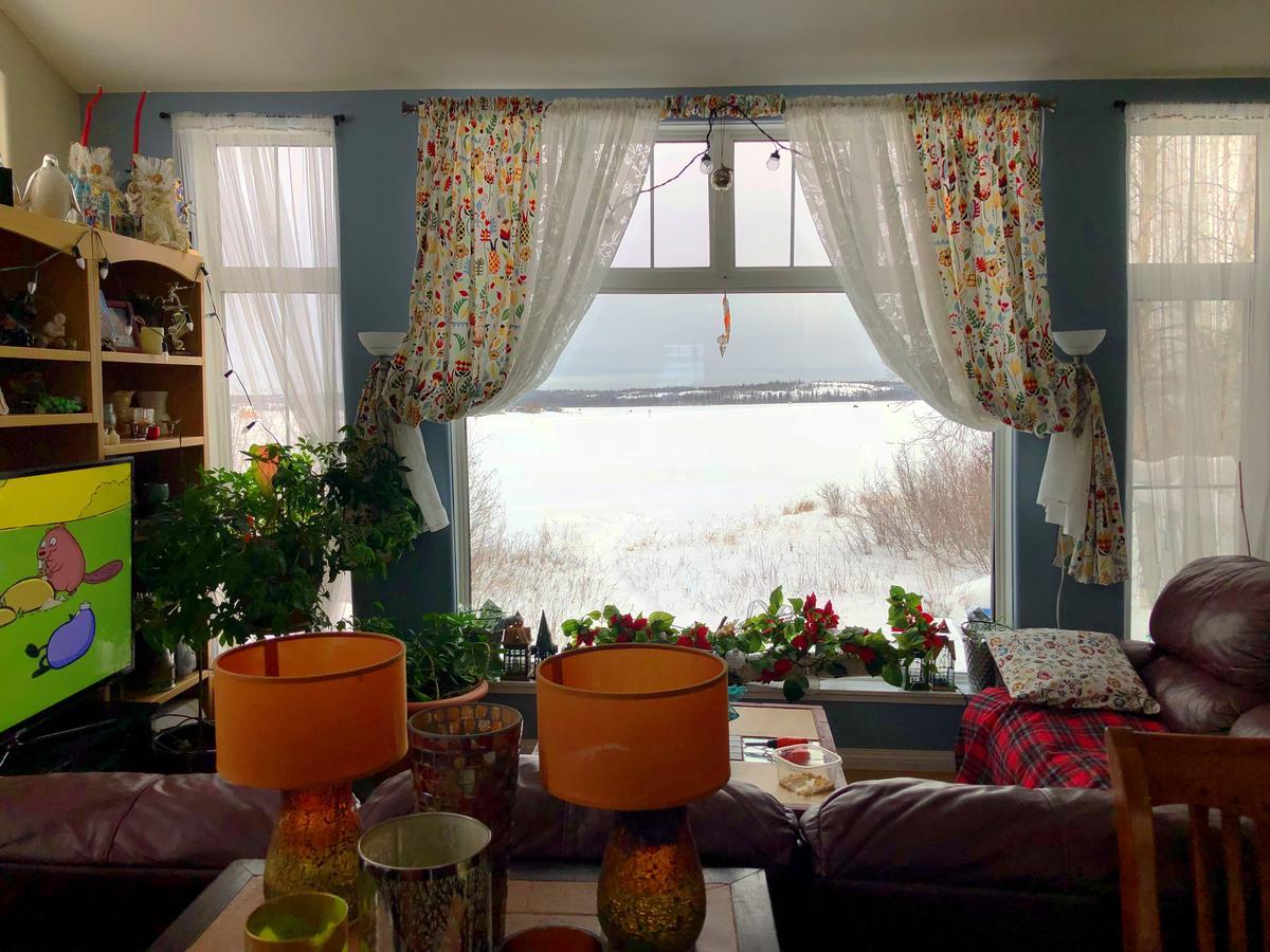 Mabuhay Lakeside Manor Bed and Breakfast Yellowknife Eksteriør billede