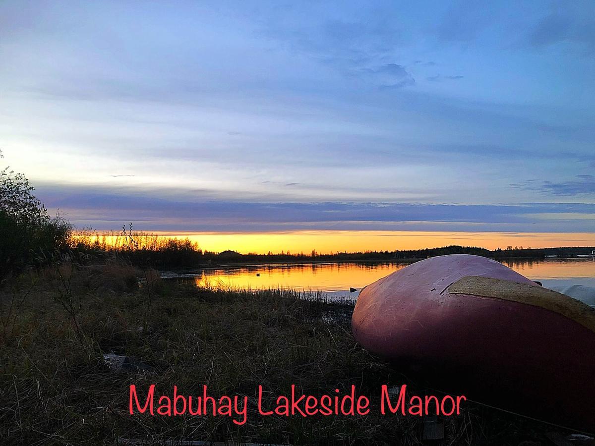 Mabuhay Lakeside Manor Bed and Breakfast Yellowknife Eksteriør billede