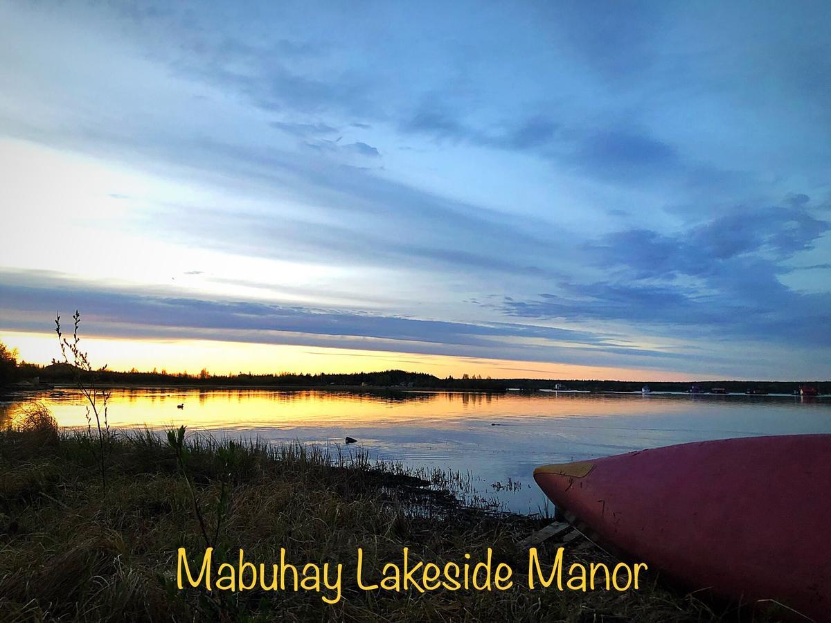 Mabuhay Lakeside Manor Bed and Breakfast Yellowknife Eksteriør billede