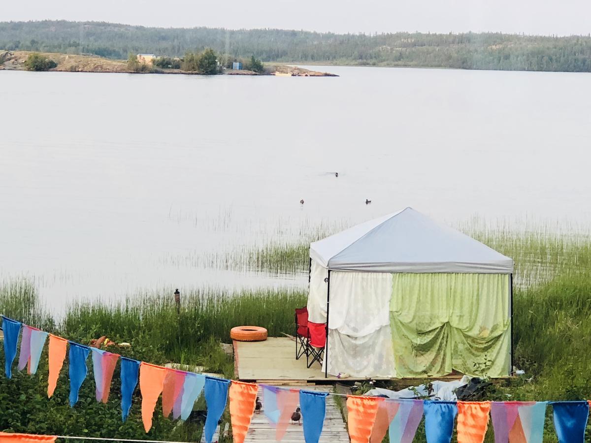 Mabuhay Lakeside Manor Bed and Breakfast Yellowknife Eksteriør billede